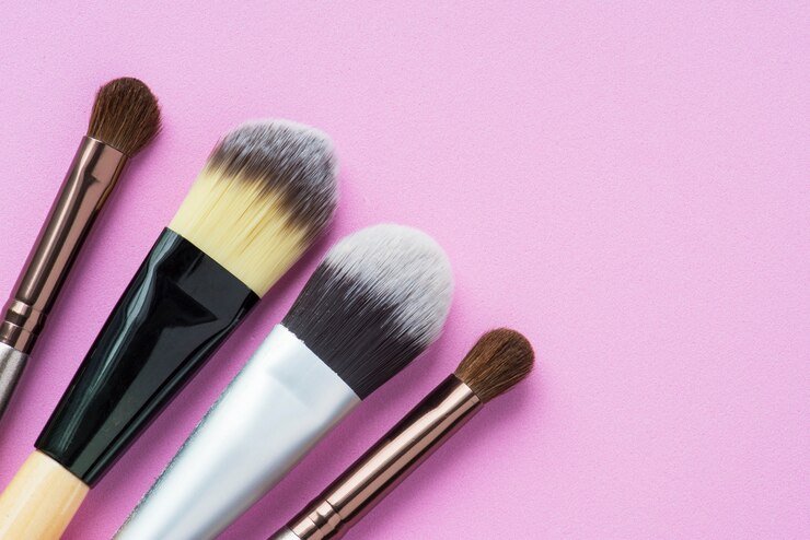 cleaning cosmetics brushes