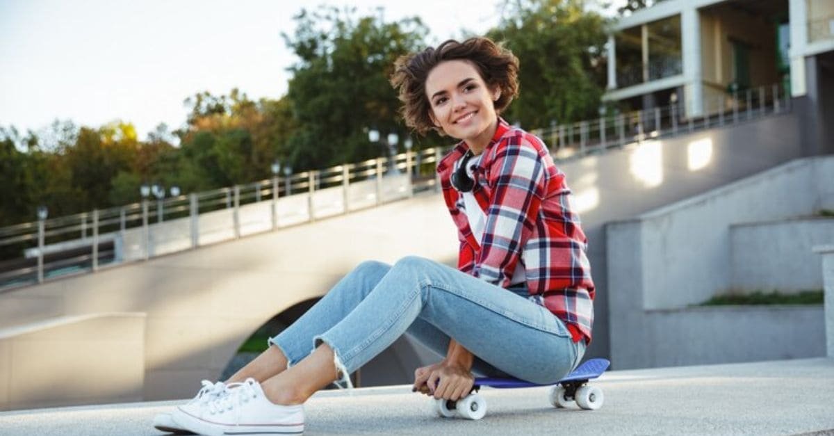 How to Wear Skinny Jeans and Sneakers