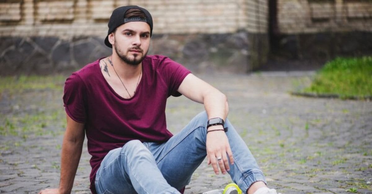 T Shirt with Dark jean