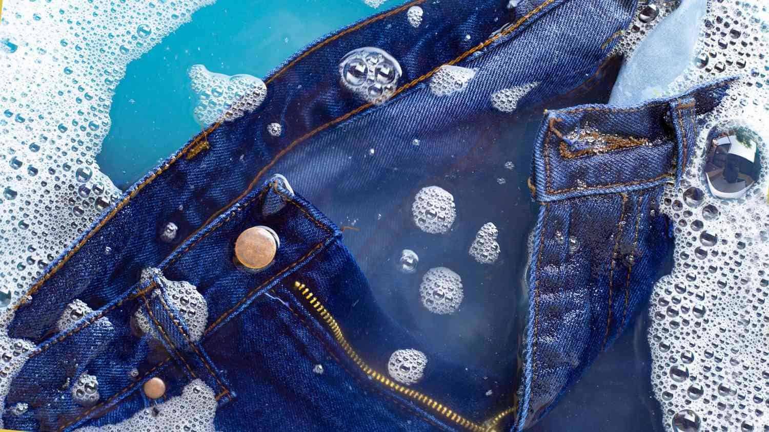 Jeans in Machine